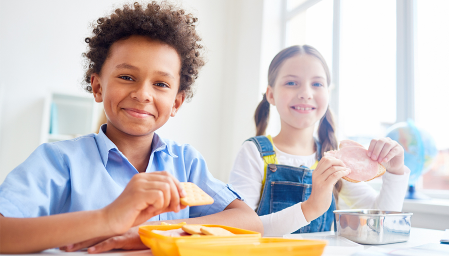 Kids lunch with crackers