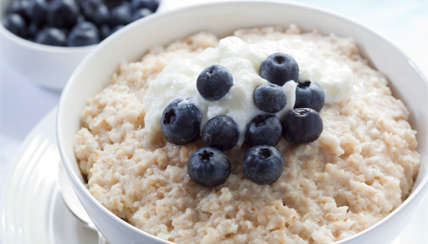 Oatmeal with blueberries