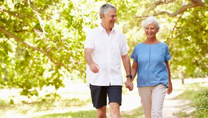 Couple with Bronchiectasis walking